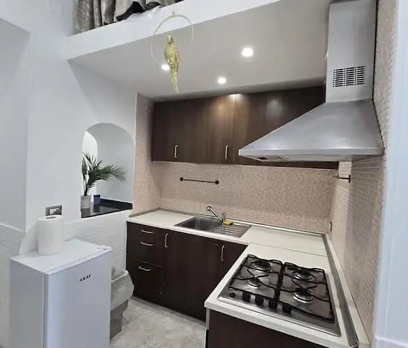 ベッド・アンド・ブレックファスト Fly Zone ナポリ