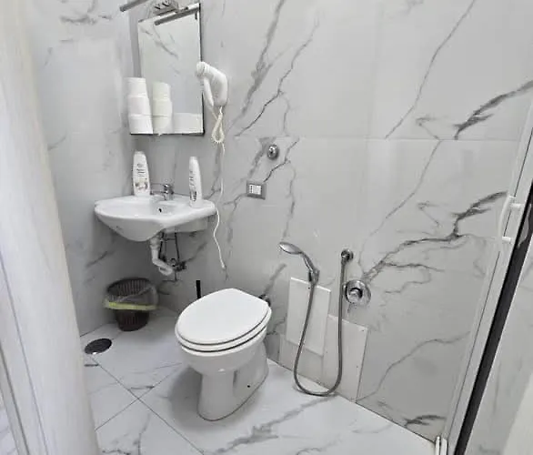 Fly Zone ベッド・アンド・ブレックファスト