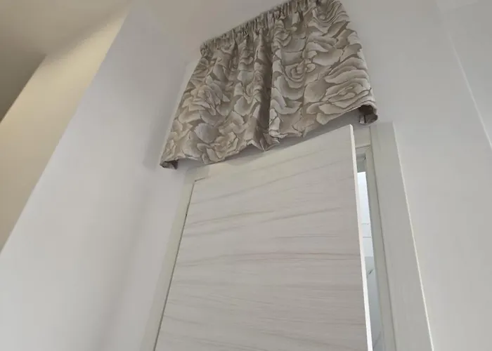 Fly Zone ベッド・アンド・ブレックファスト 3*